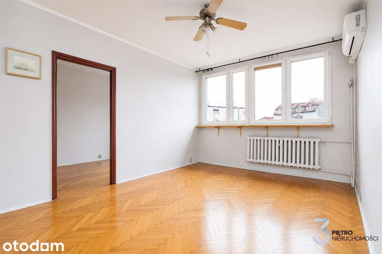 Centrum, 2 pokoje, do odświeżenia
