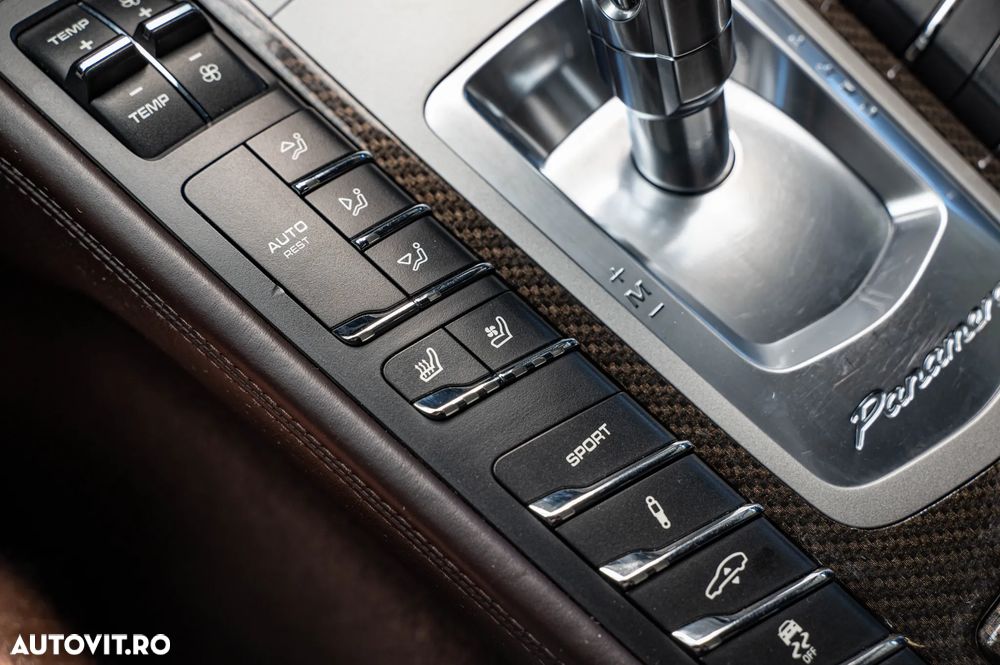 Porsche Panamera 3.0 Tiptronic S - 28