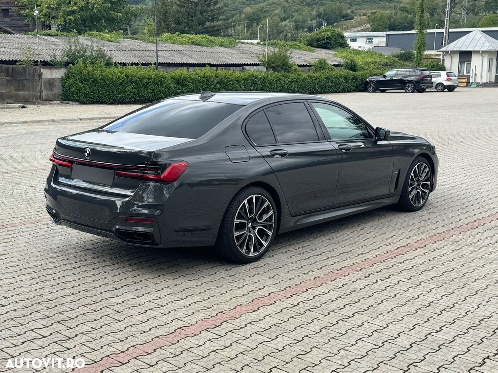 BMW Seria 7 745e - 5