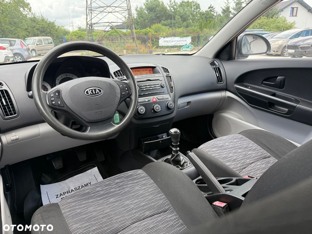 Kia Ceed 1.6 L - 33
