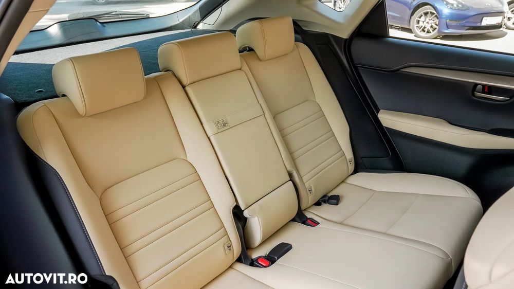 Lexus Seria NX 300h Executive Line - 31
