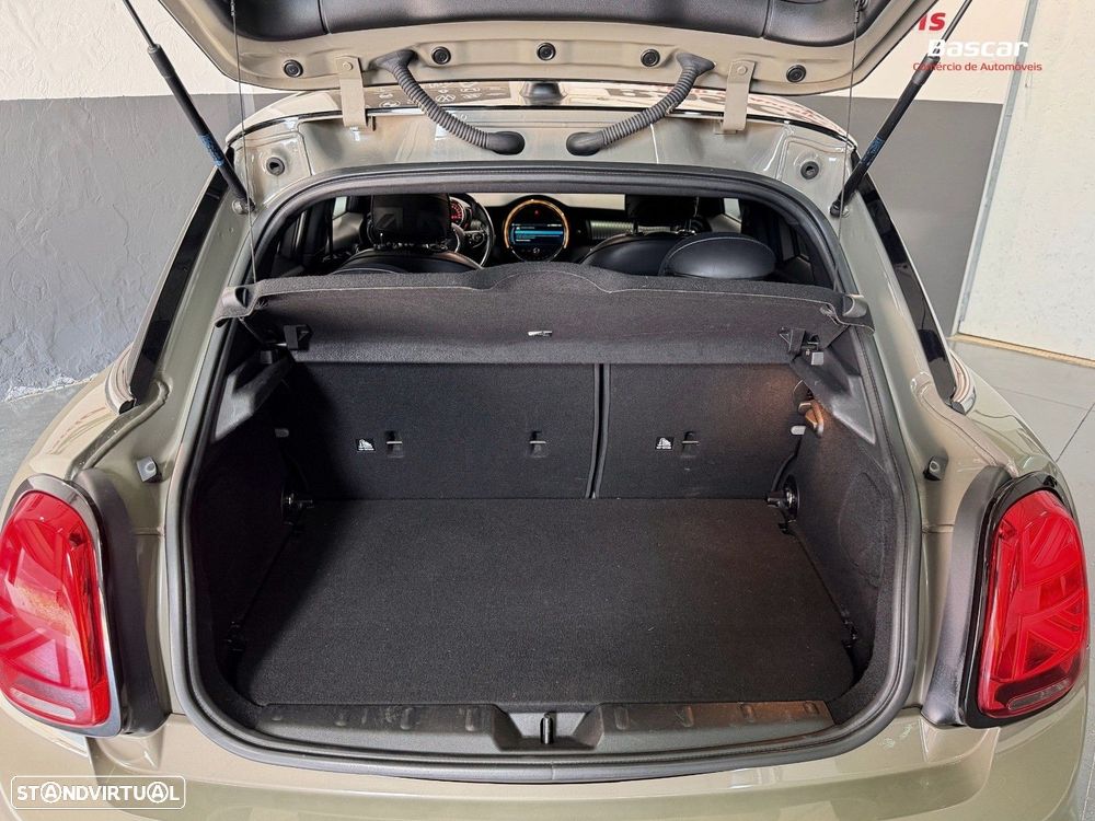 MINI 5 Portas Cooper SD Auto - 9