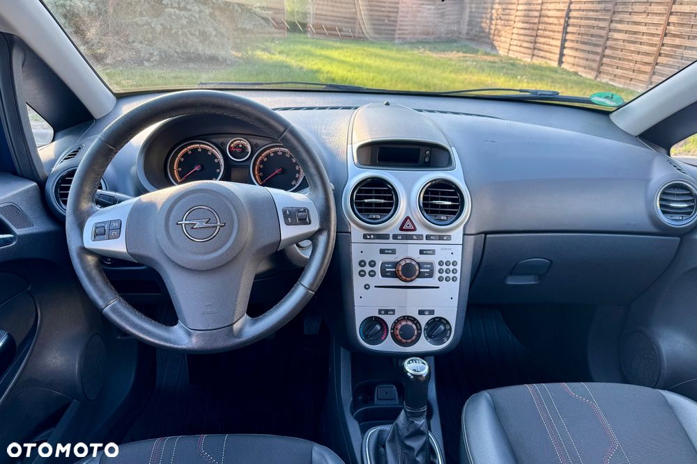 Opel Corsa 1.4 16V 150 Jahre - 18
