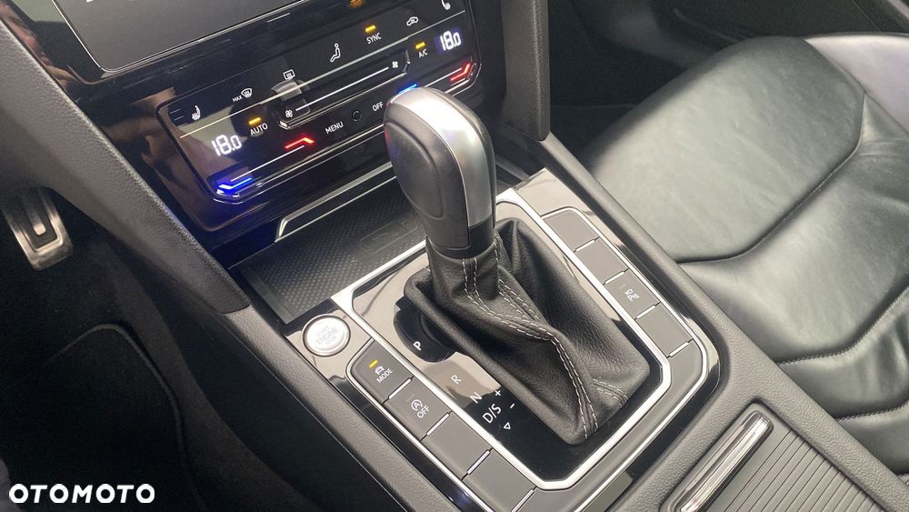 Volkswagen Arteon 2.0 TSI R-Line DSG - 19