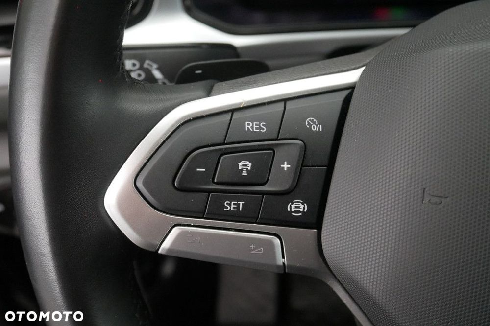 Volkswagen T-Roc 1.5 TSI Life DSG - 22