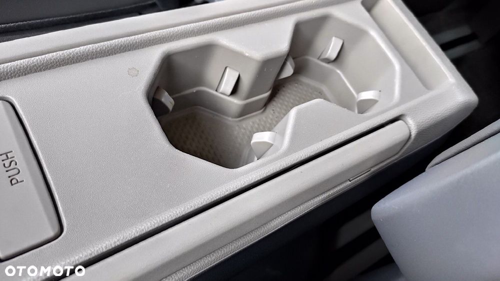 Volkswagen Multivan - 38