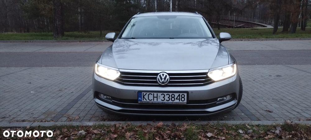 Volkswagen Passat 1.6 TDI BMT Comfortline - 12