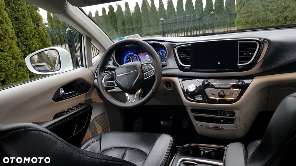 Chrysler Pacifica - 19