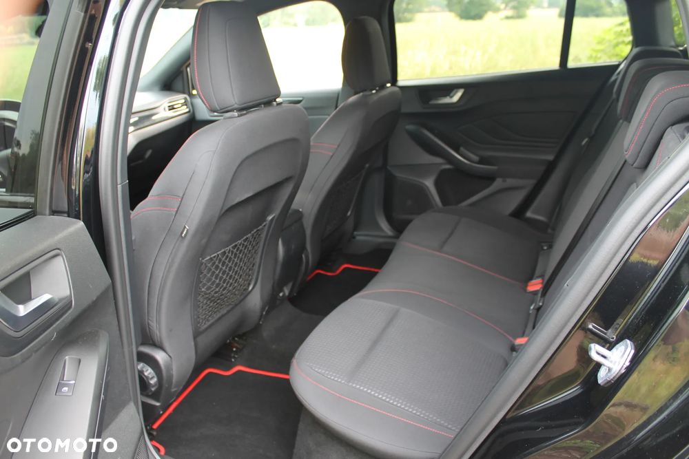 Ford Focus 1.5 EcoBlue Start-Stopp-System ST-LINE - 19