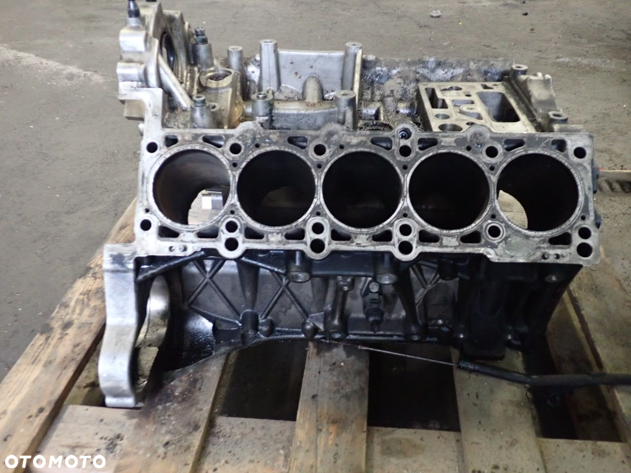 BLOK SILNIKA VOLKSWAGEN TOUAREG 5.0 - 4