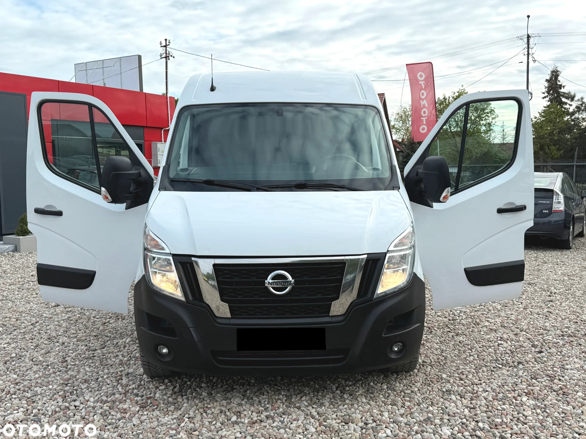 Nissan NV400 - 12