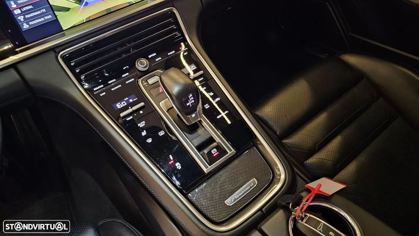 Porsche Panamera Sport Turismo 4 E-Hybrid 10 Years Edition - 42