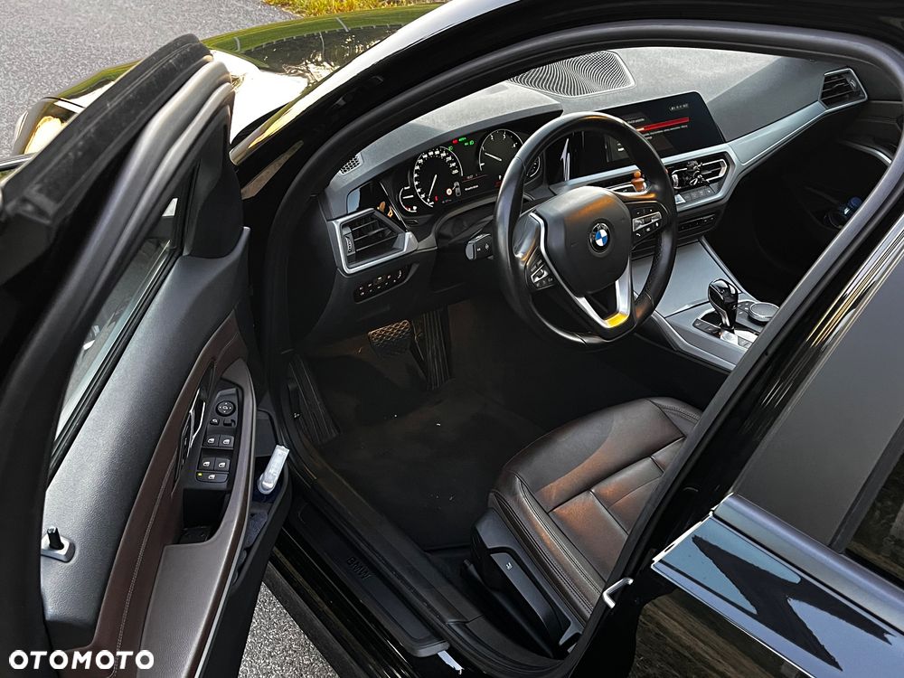 BMW Seria 3 318d Advantage - 22