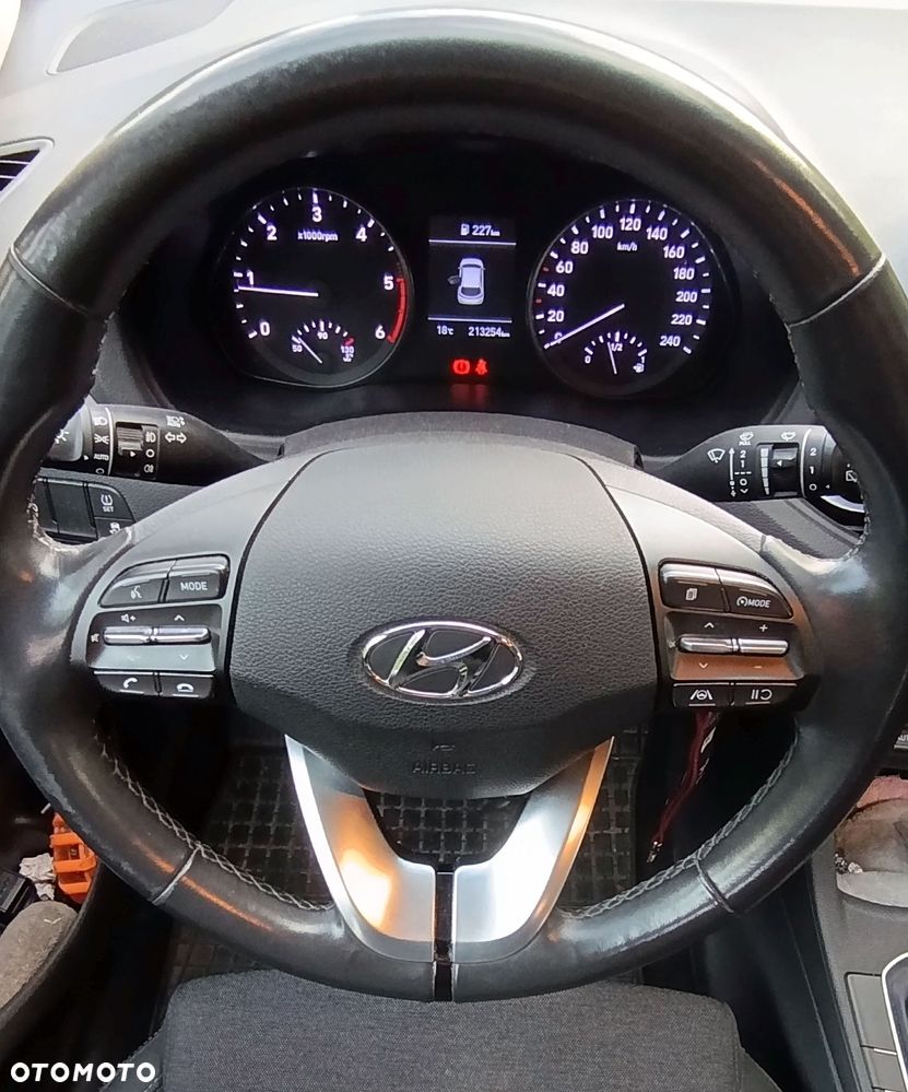 Hyundai i30 1.6 D Comfort - 8