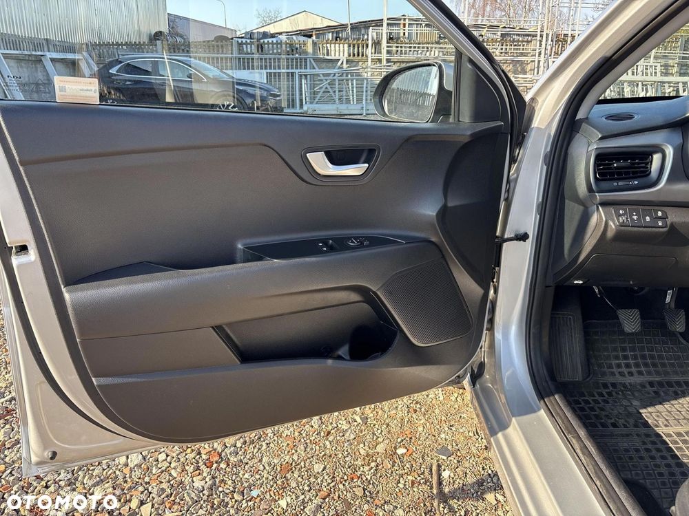 Kia Rio 1.2 M - 10