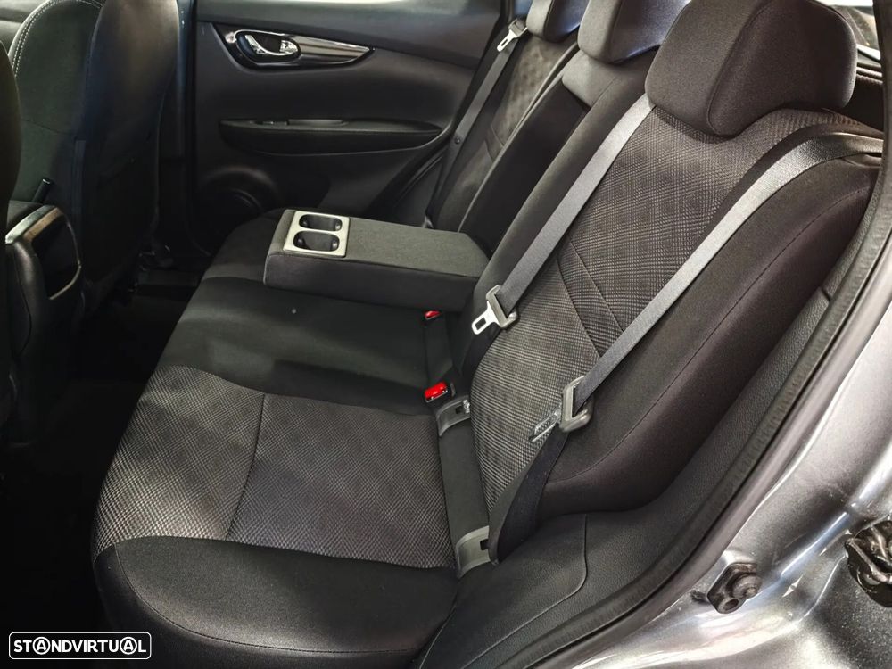 Nissan Qashqai 1.5 dCi N-Connecta 18 - 20
