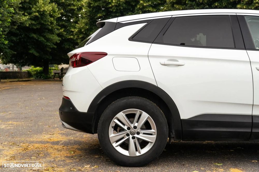 Opel Grandland X 1.2 T Business Edition - 32