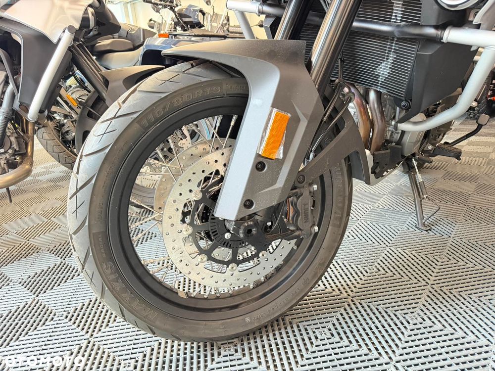 CFMoto 800MT Touring - 4