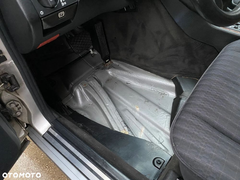 Mercedes-Benz W124 (1984-1993) - 19