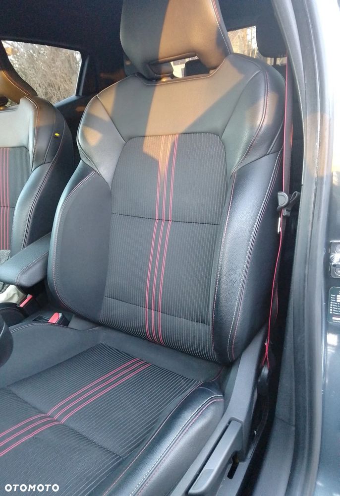 Renault Clio BLUE dCi 115 BUSINESS EDITION - 25