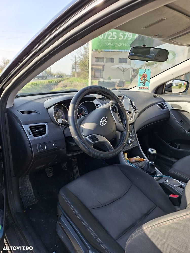 Hyundai Elantra 1.6 MPi Exclusive - 6