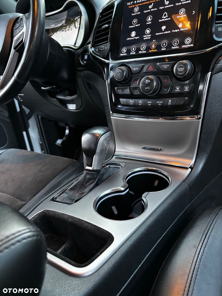 Jeep Grand Cherokee - 21