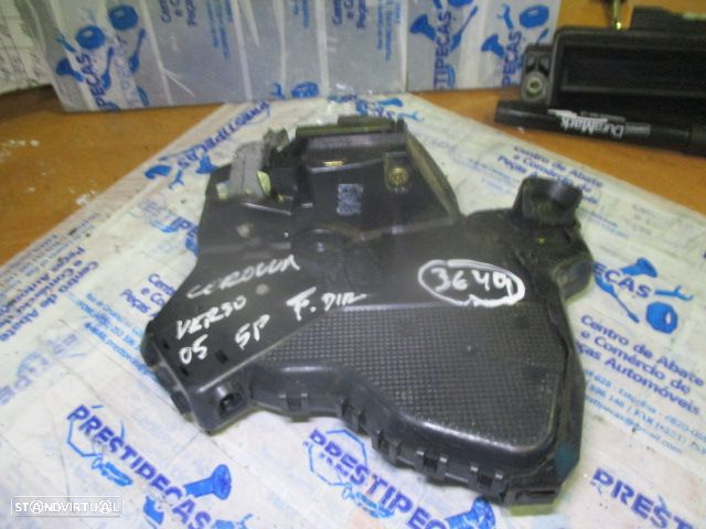 Fecho FEC3649 TOYOTA COROLLA 2 VERSO FASE 1 2006 2.2D4D 136CV 5P CINZENTO FD 2 PINOS TOYOTA COROLLA VERSO 2005 2.0 D4d 115Cv 5P CINZA Fd 2 PINOS - 4