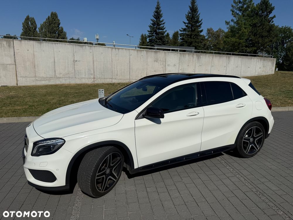 Mercedes-Benz GLA 250 4-Matic AMG Line - 23