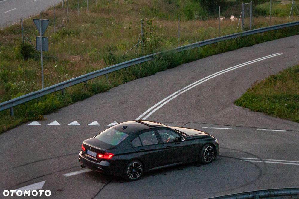 BMW Seria 3 328i xDrive - 5