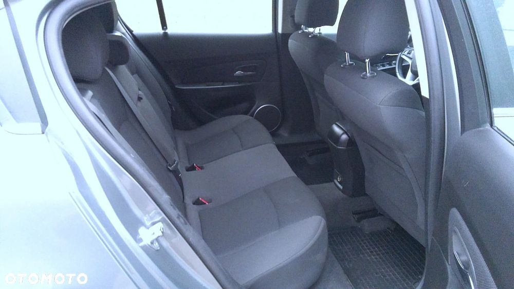 Chevrolet Cruze 1.6 LT - 10