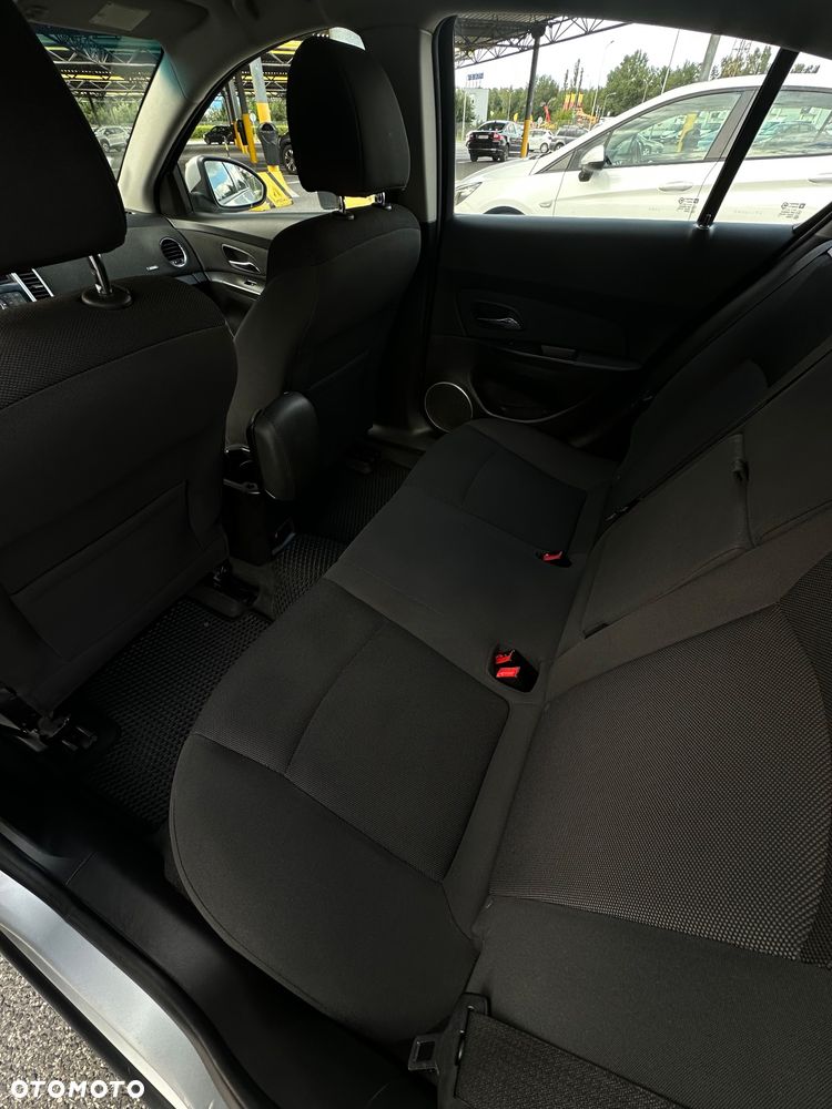 Chevrolet Cruze 1.6 LT - 9