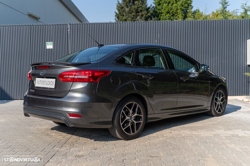 Ford Focus - 10