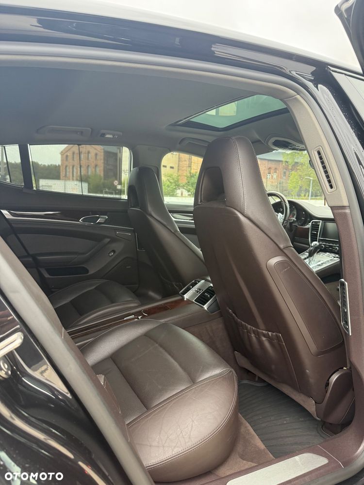 Porsche Panamera 4S - 28