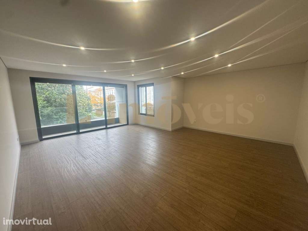 APARTAMENTO T3, NOVO, JUNTO Á BOAVISTA, PORTO - Grande imagem: 4/11