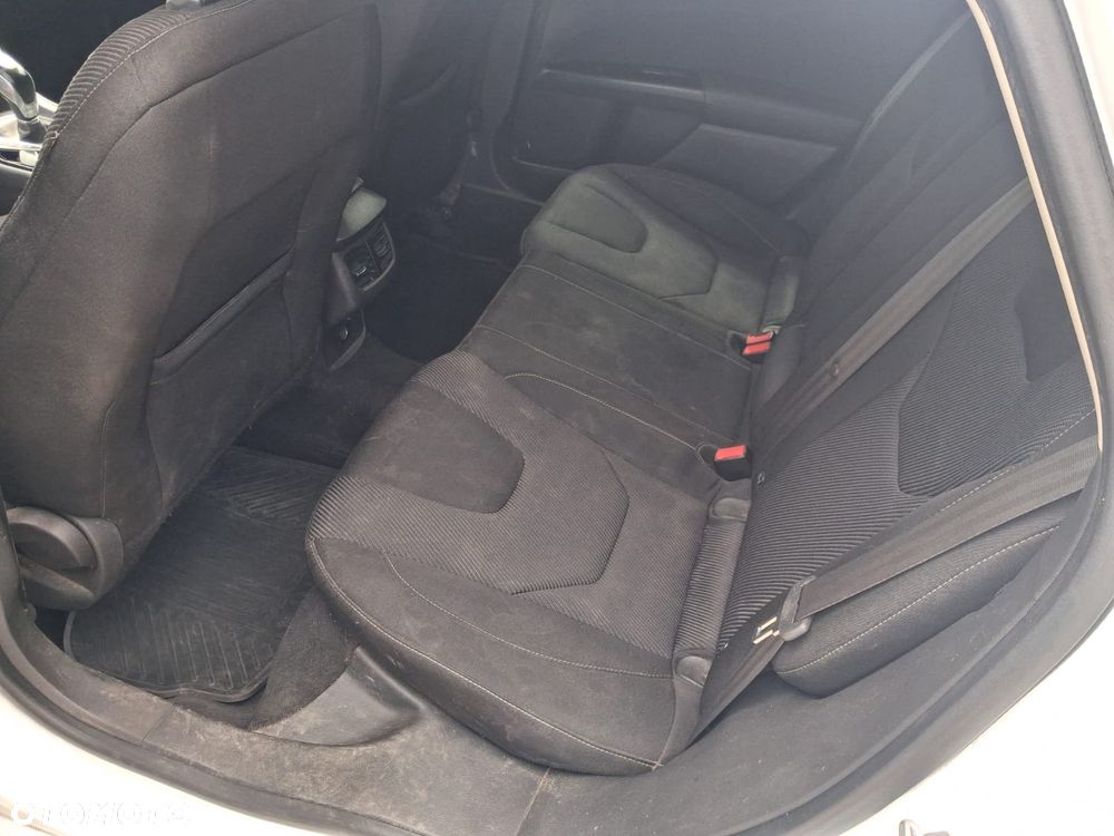 Ford Mondeo - 8