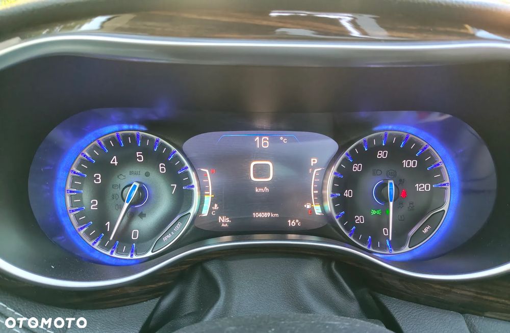 Chrysler Pacifica - 10