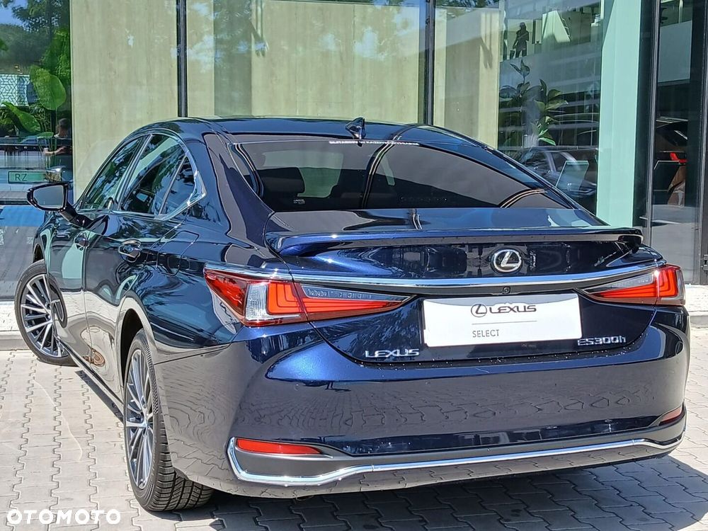 Lexus ES - 12