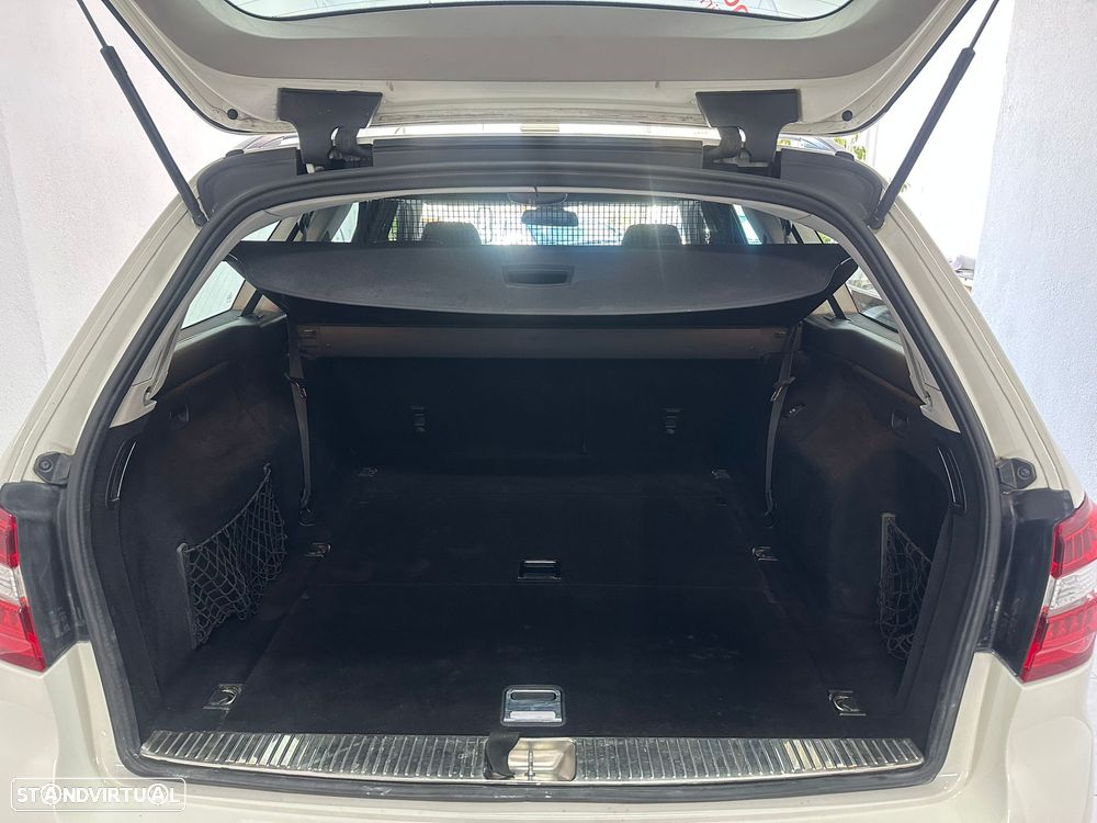 Mercedes-Benz E 220 CDi Classic BlueEfficiency - 34
