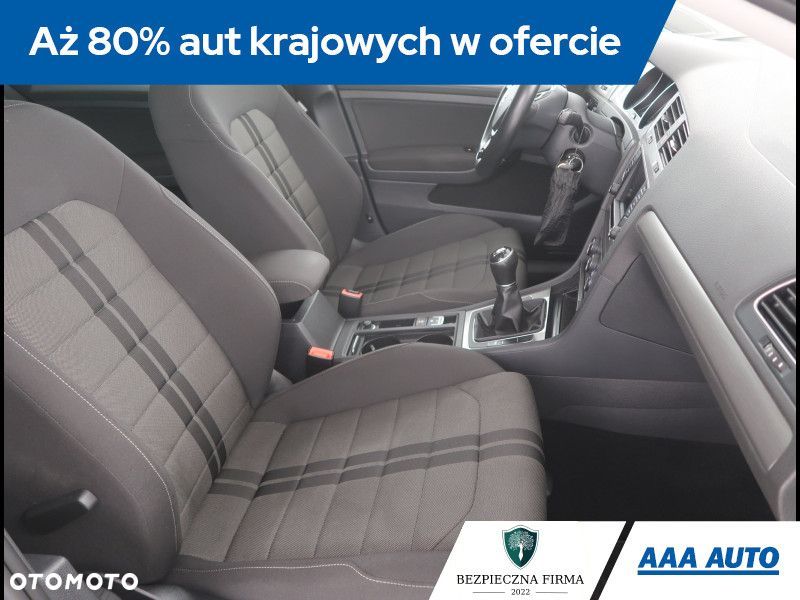 Volkswagen Golf - 10