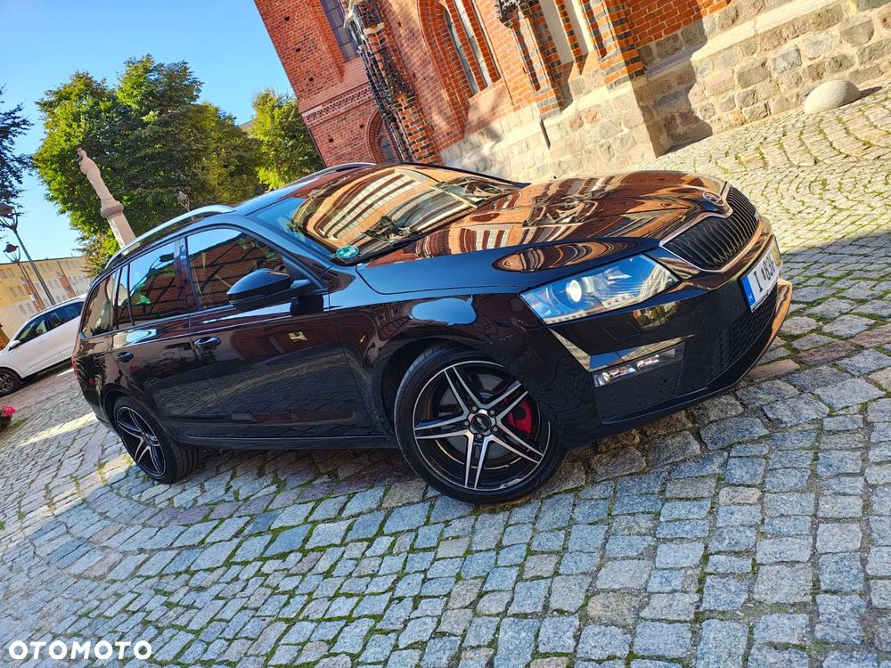 Skoda Octavia Combi 2.0 TDI RS - 39