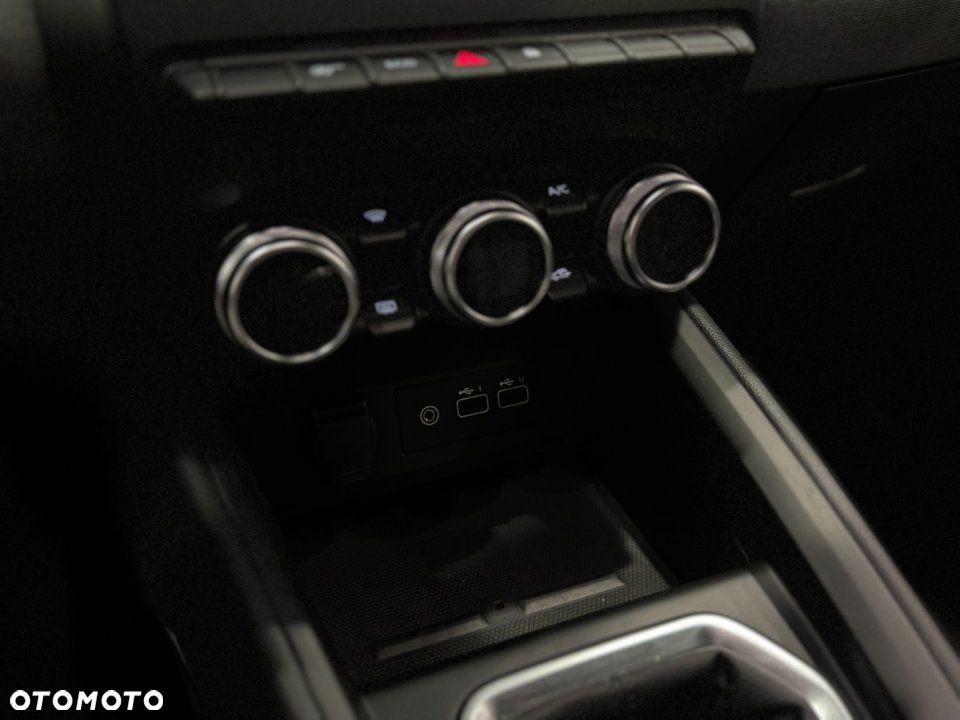 Mitsubishi Colt - 12