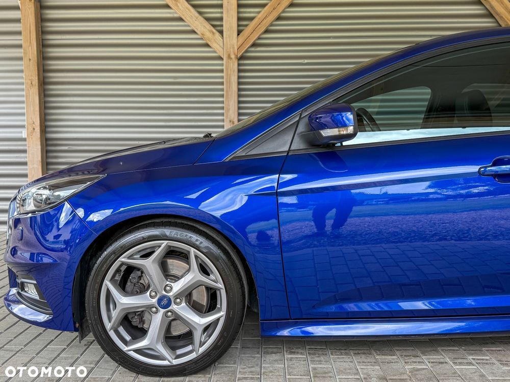 Ford Focus 2.0 EcoBoost ST mit Leder-Sport-Paket - 21
