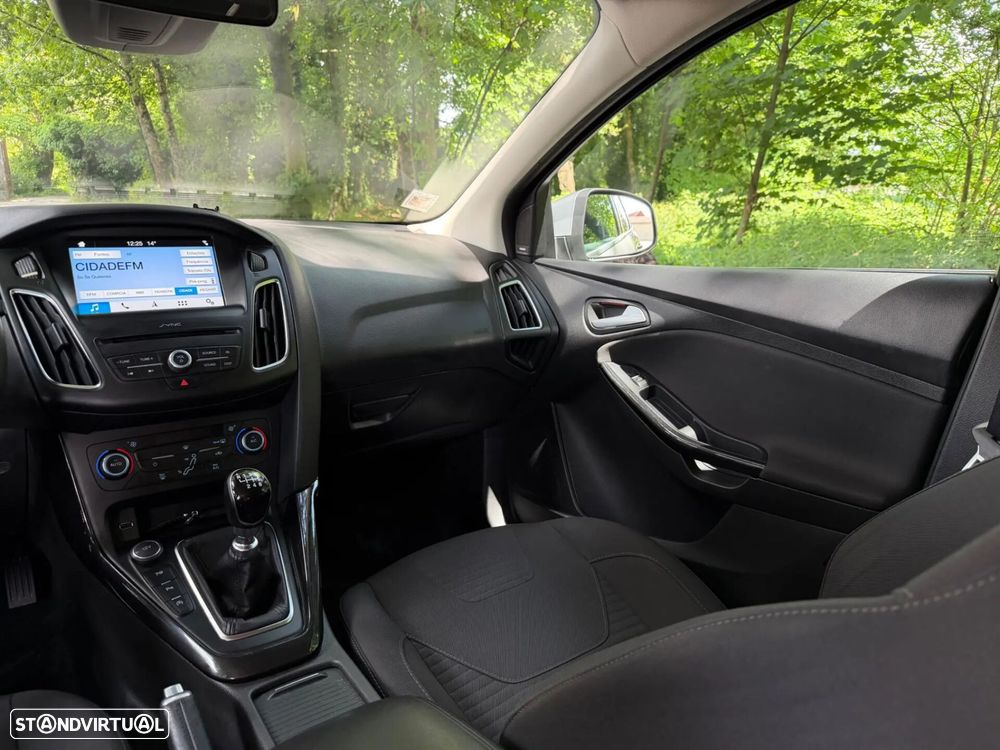 Ford Focus SW 1.0 EcoBoost S&S TITANIUM - 16