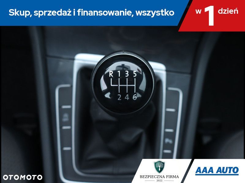 Volkswagen Golf - 17