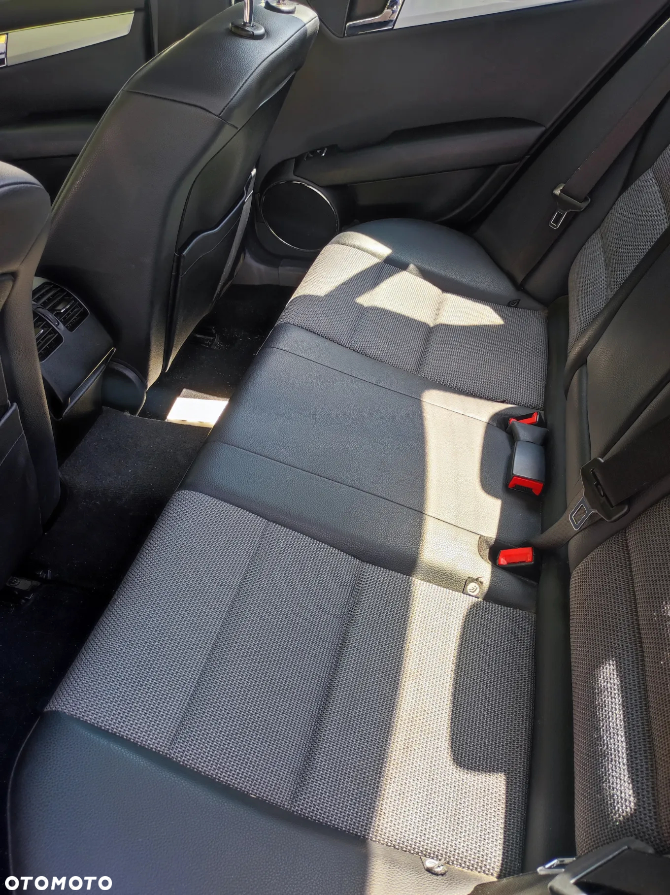 Mercedes-Benz Klasa C 180 BlueEFFICIENCY 7G-TRONIC Avantgarde - 14