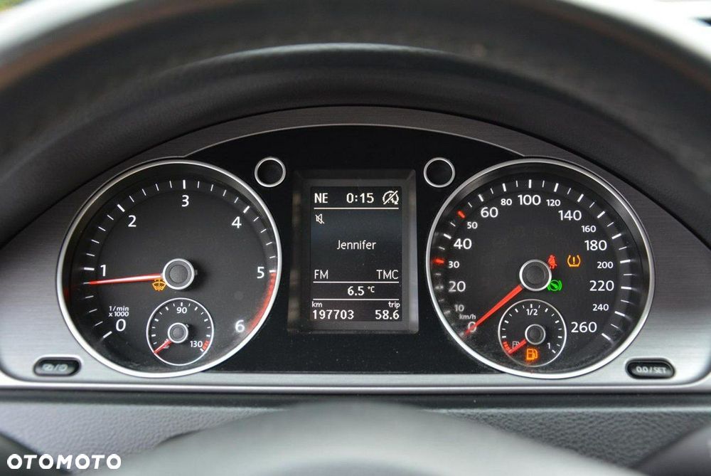 Volkswagen Passat - 22