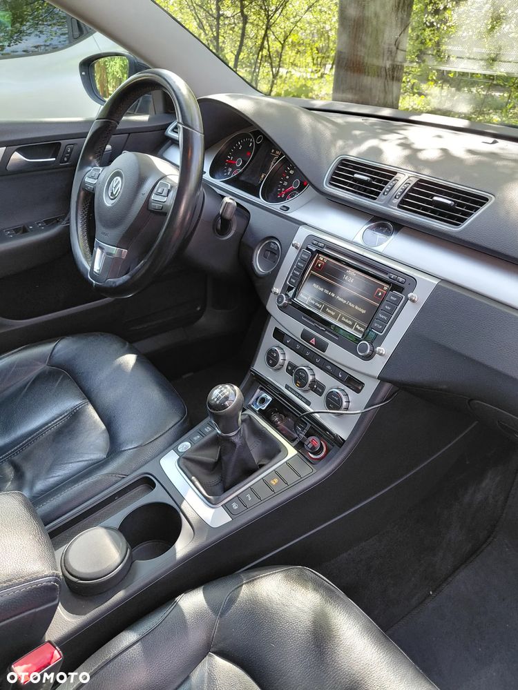 Volkswagen Passat 1.6 TDI BlueMotion Technology Highline - 30