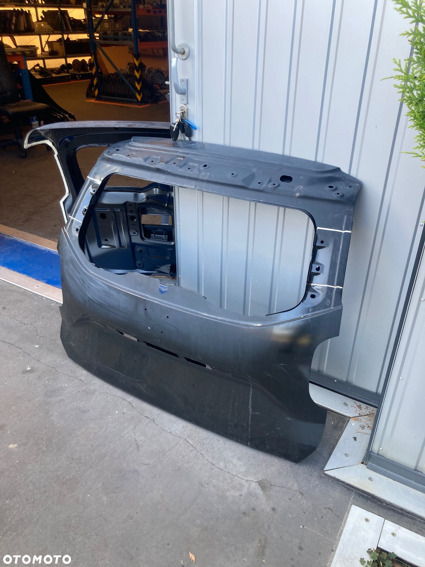 DACIA DUSTER II 2 lift 22r-> Nowa oryginalna KLAPA TYLNA TYŁ BAGAŻNIKA pokrywa NOWA ORYGINAŁ Wwa - 2
