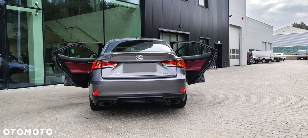 Lexus IS 200t / 300 F Sport - 6