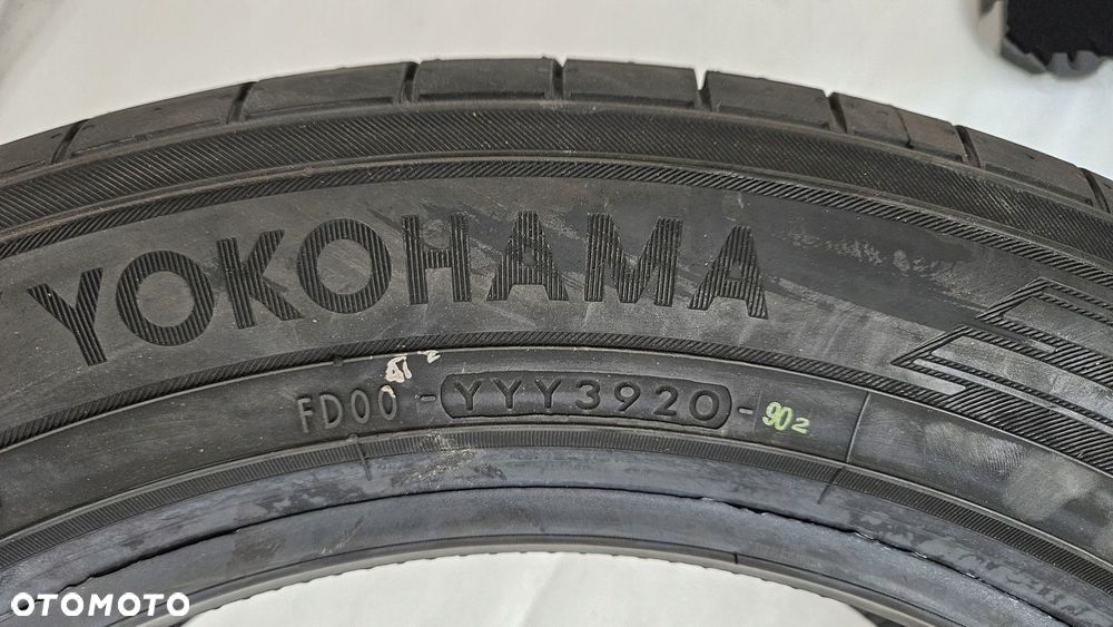 OPONA YOKOHAMA BLUEARTH-XT AE61 225 55 R18 98V - 4